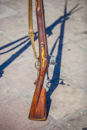 revolutionary war rifle with bayonet